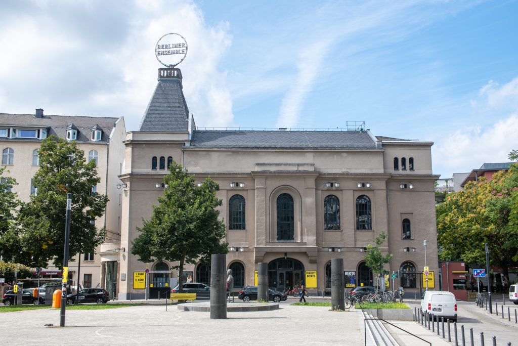 Außenaufnahme des Theaters am Schiffbauerdamm, Berlin, 2021